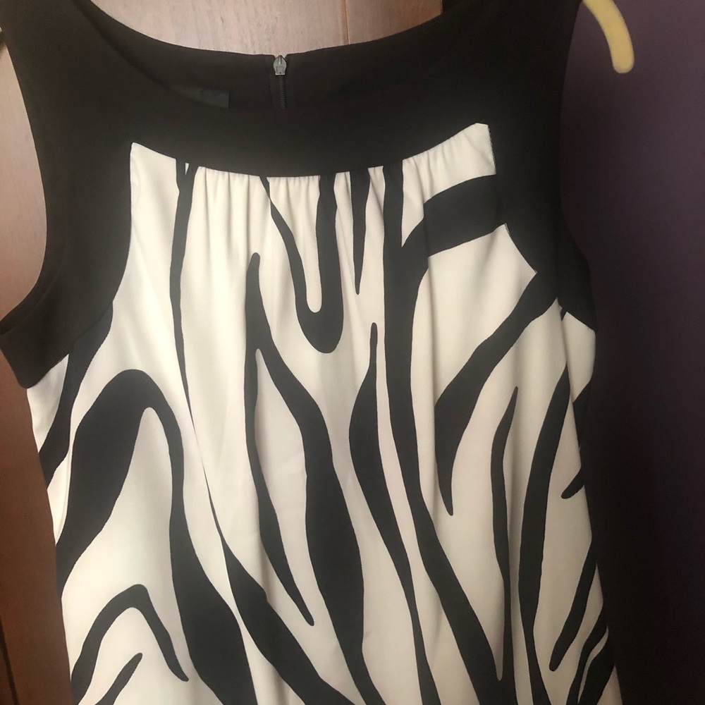 Dress - Picture 3 of 6